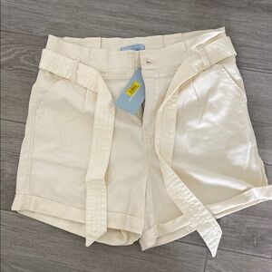 Women's Cream Shorts